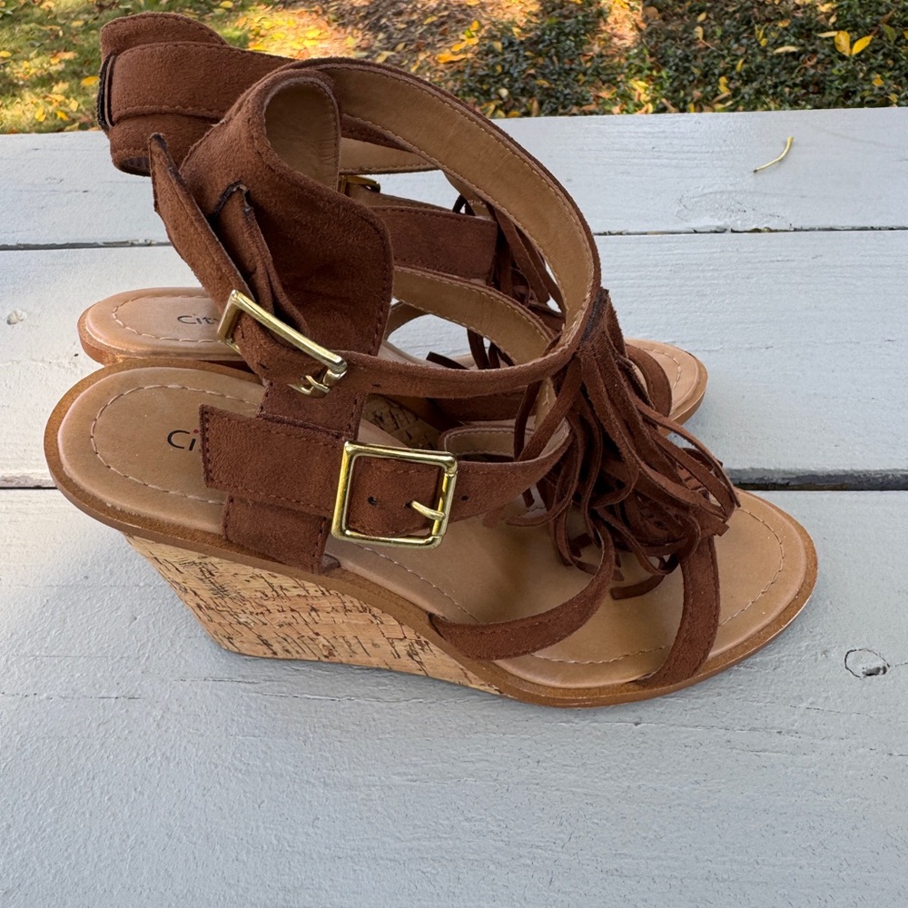 Cityclassified Brown Suede Fringe Wedge Sandals – Size 8.5 - Picture 5 of 16